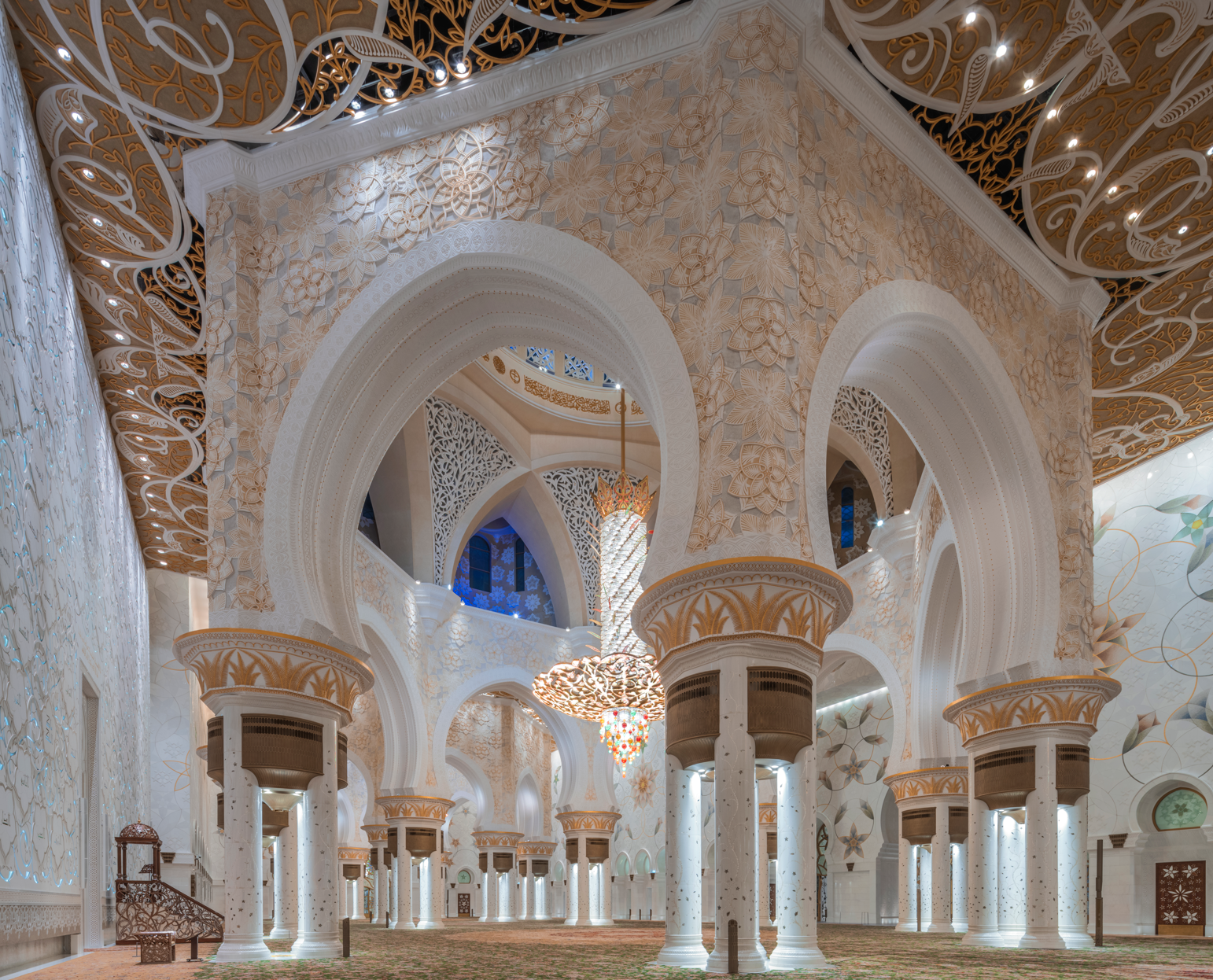 الأعمدة الداخلية